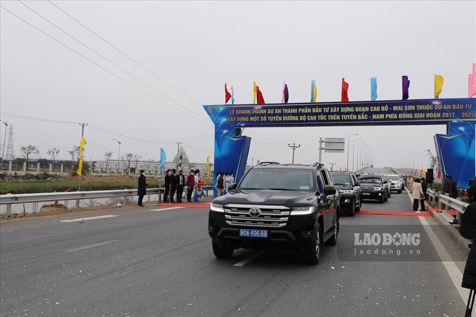 Lễ thông xe cao tốc Cao Bồ - Mai Sơn (5.2.2022). Đường vào Bắc Miền Trung đã rộng mở. Ảnh: N.T