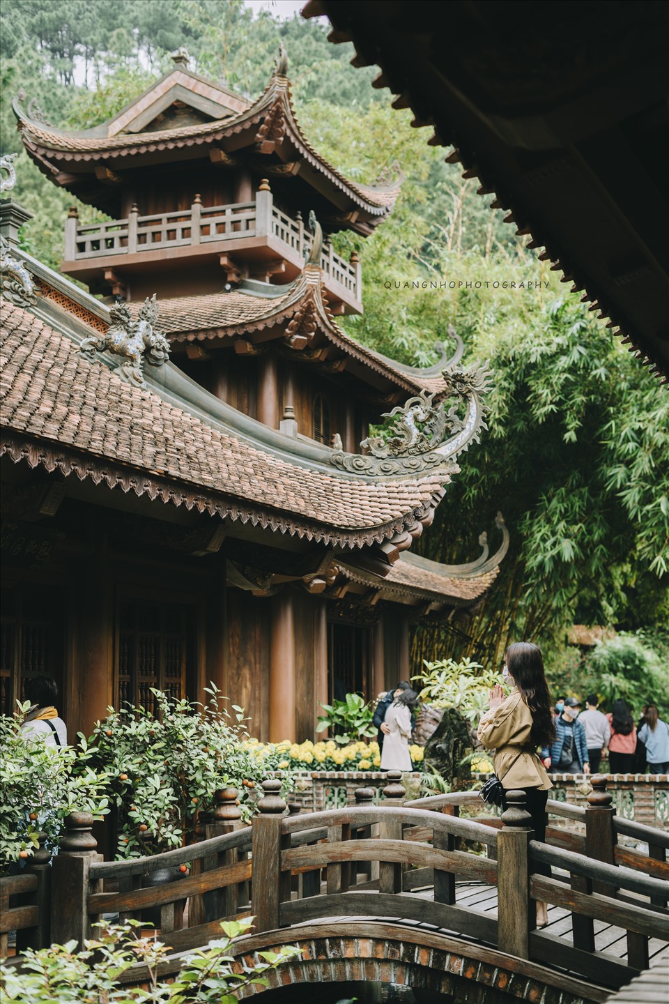 Về quy mô, chùa có Tam bảo, nhà thờ tổ, nơi thờ Đức Ông, đức Thánh hiền; nhà ở, giảng đường, nhà khách, nơi ở của phật tử. Cả quần thể ngôi chùa nhìn từ xa ẩn mình và được che chở giữa rừng thông.