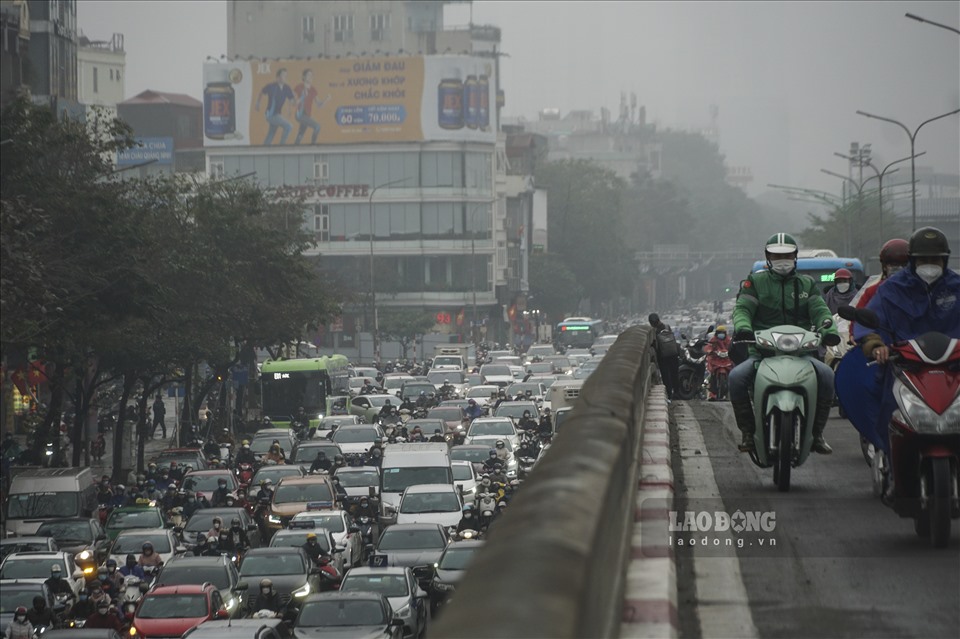 Ghi nhận của Lao Động vào 7h30 sáng ngày 7.2, sau 9 ngày nghỉ Tết Nguyên đán Nhâm Dần, đường phố đã đông đúc trở lại.