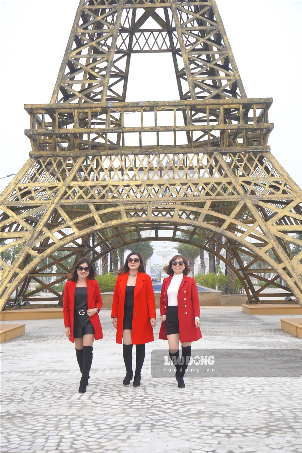 Giới trẻ đua nhau đến Tháp Eiffel “phiên bản Thanh Hóa” để check-in