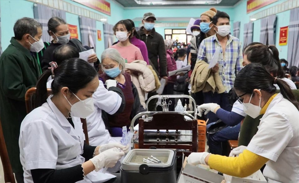 Công tác tiêm chủng vaccine COVID-19 tại Quảng Bình đang được “thần tốc” triển khai. Ảnh: LPL
