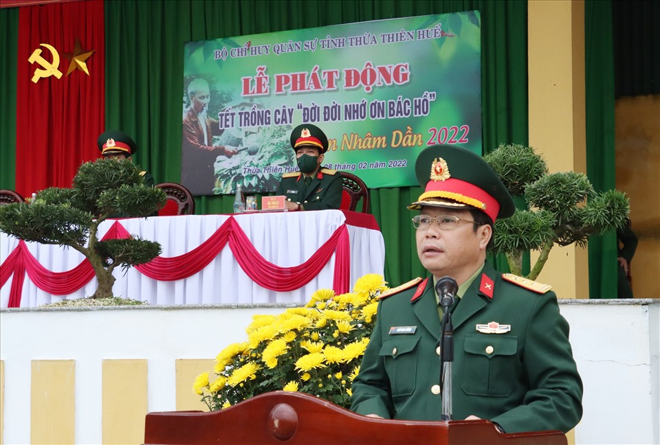 Thượng tá Ngô Nam Cường - Chủ huy trưởng Bộ chỉ huy Quân sự Thừa Thiên Huế phát biểu tại buổi lễ. Ảnh: TT.