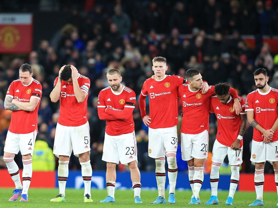 Man United phải đứng dậy ngay lập tức sau trận thua sốc trước Boro. Ảnh: AFP