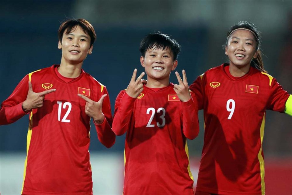 Khoảnh khắc Bích Thuỳ ăn mừng cùng các đồng đội sau hành trình ấn tượng tại Asian Cup nữ 2022. Ảnh: AFC