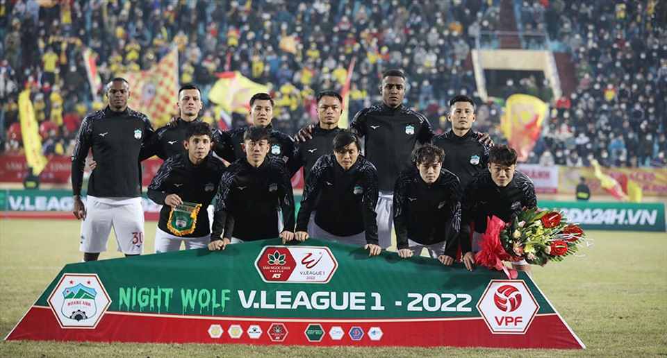 Câu lạc bộ Hoàng Anh Gia Lai mở màn V.League 2022 với trận hòa 0-0 trên sân Thiên Trường của Nam Định. Ảnh: VPF