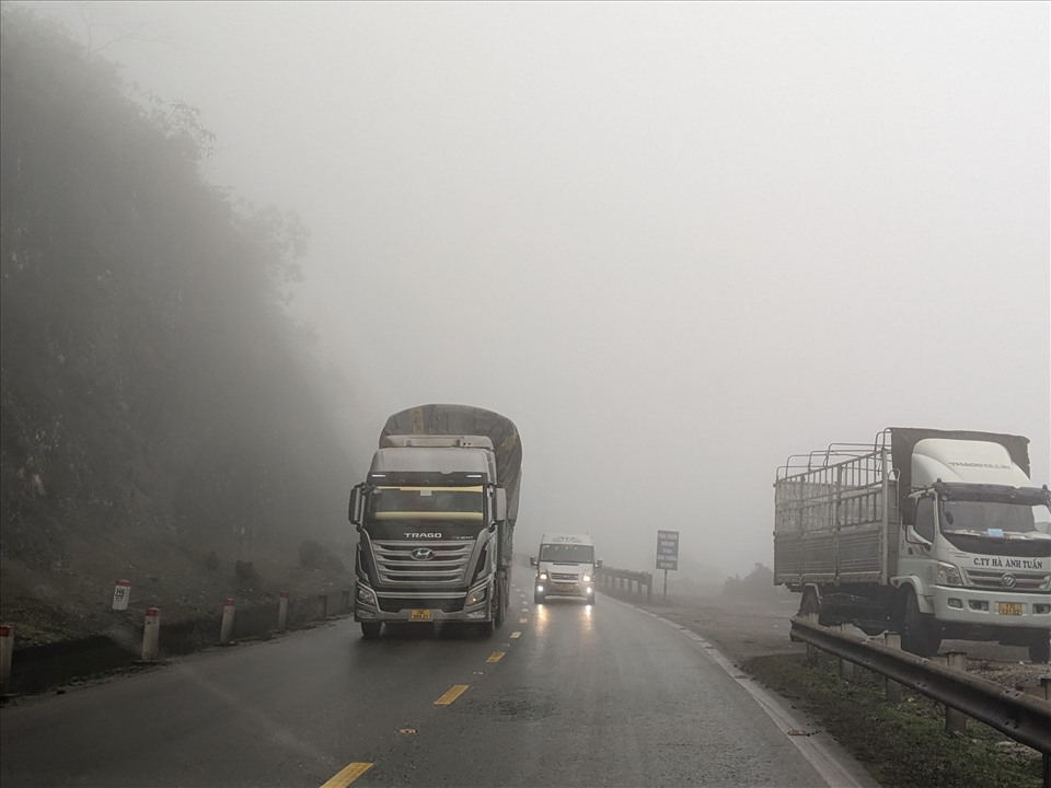 Sương mù thường xuyên xảy ra trên Quốc lộ 6.