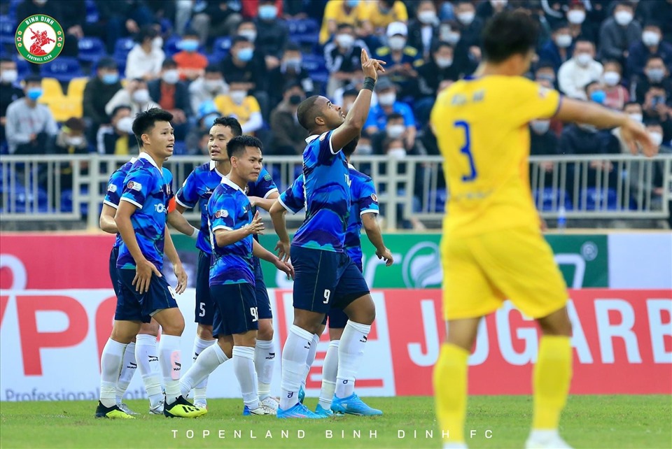Bình Định ăn mừng bàn thắng vào lưới Nghệ An. Ảnh: CLB Bình Định