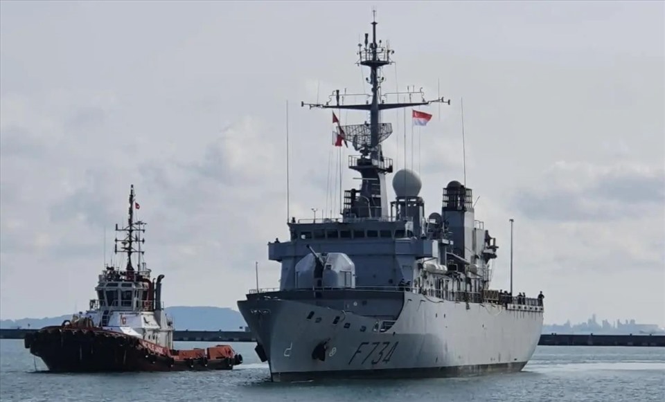 Tàu tuần dương Pháp trong 1 chuyến thăm Singapore năm 2019. Nguồn militaryleak