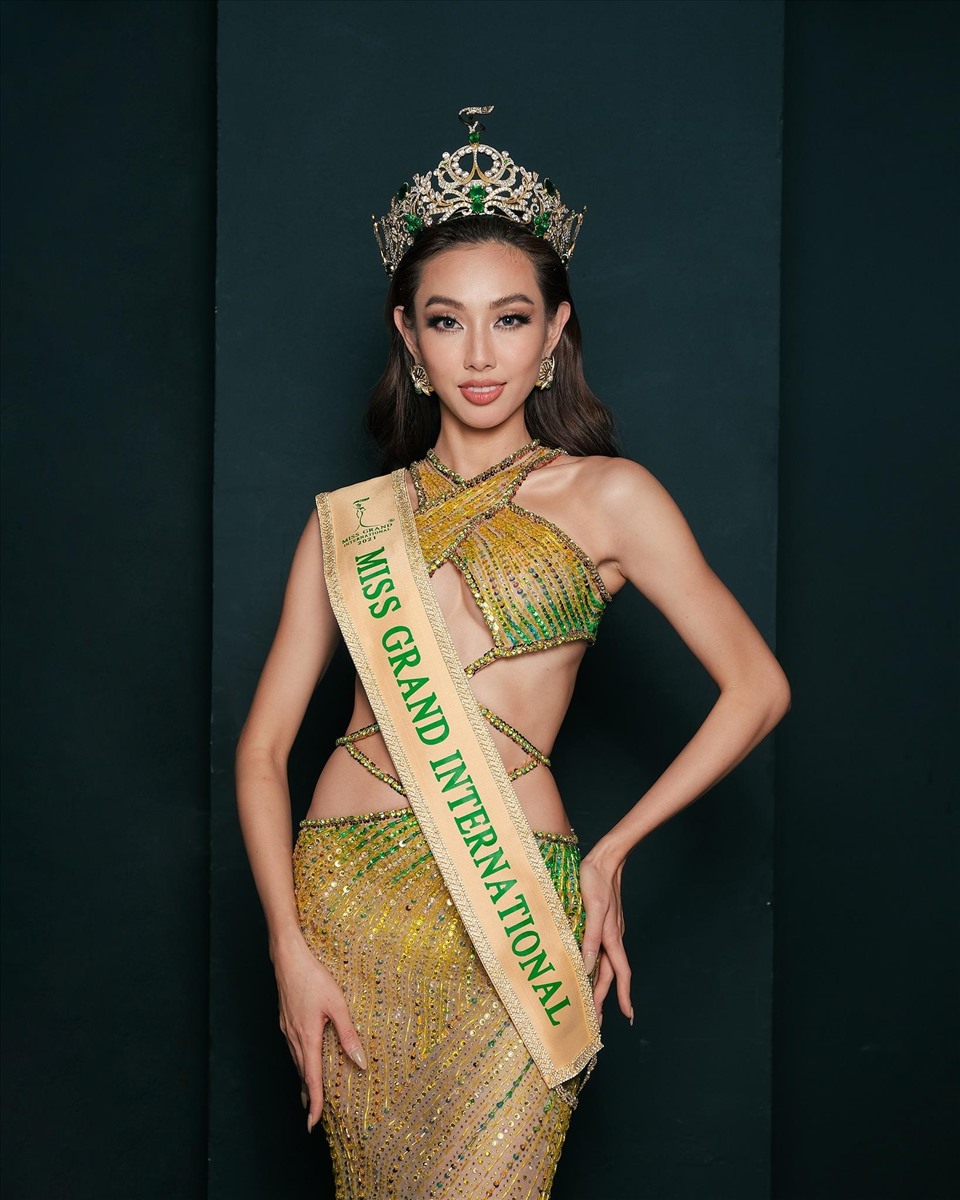 Thiết kế tôn đường cong cơ thể đã giúp Thùy Tiên tỏa sáng trong đêm chung kết Hoa hậu hòa bình thế giới 2021. Ảnh: ST