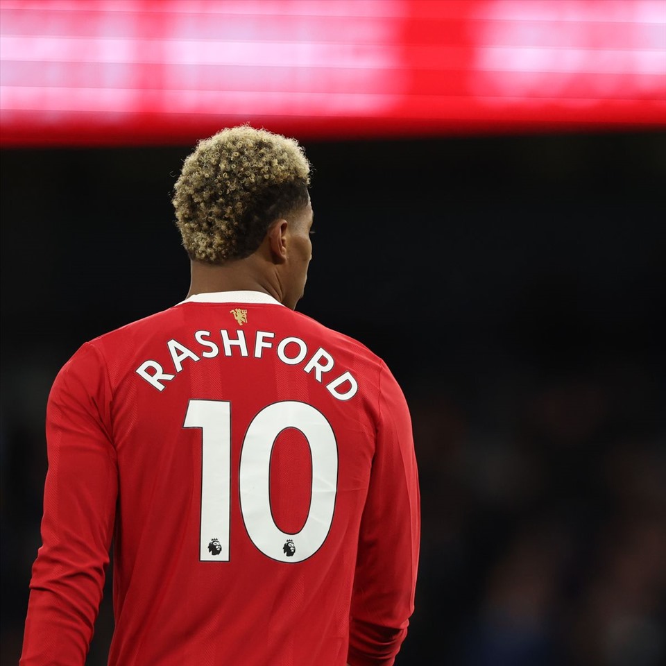 Rashford xuống phong độ: Làm từ thiện ít đi và nghe lời Mourinho?