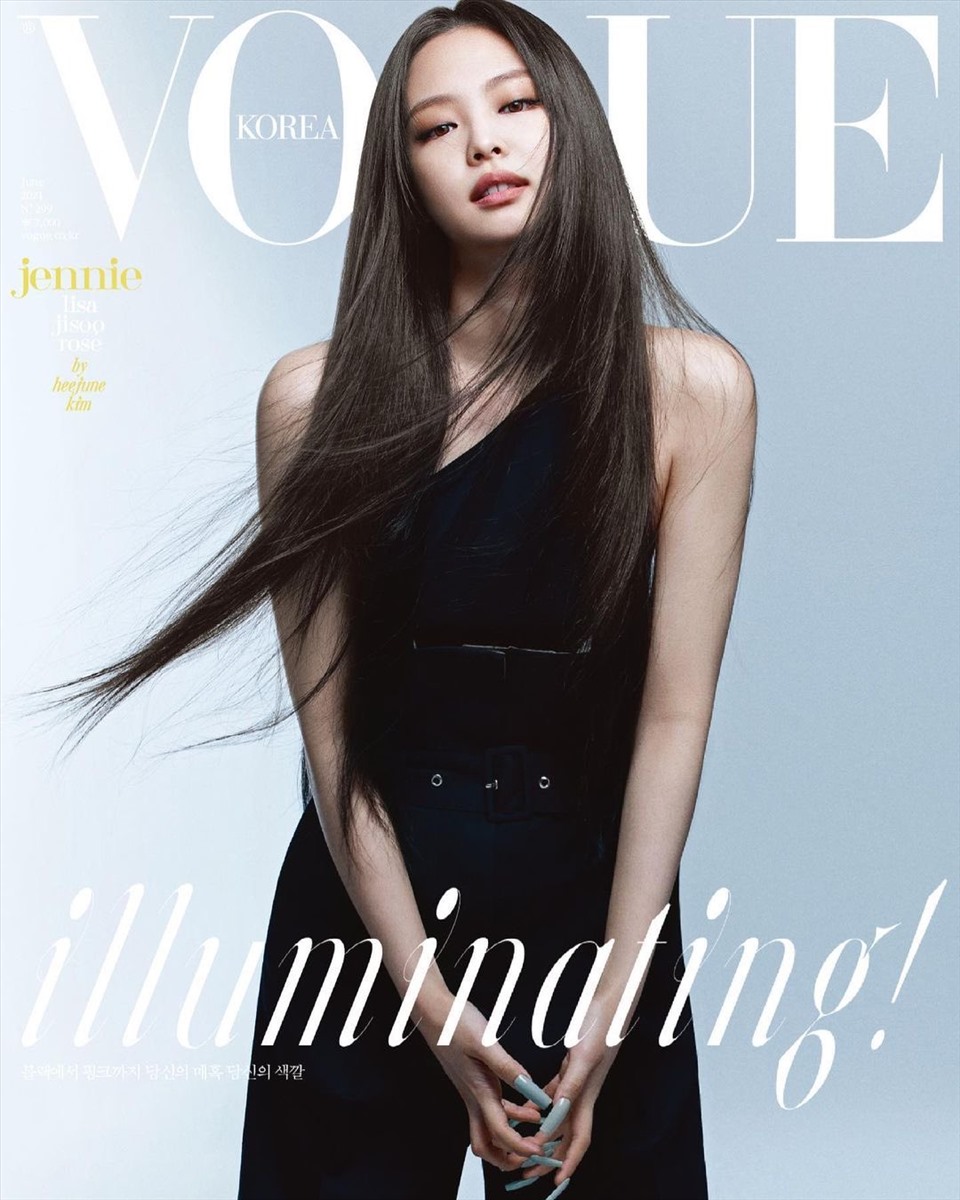 Jennie trên bìa Vogue Korea 2021. Ảnh: Vogue Korea