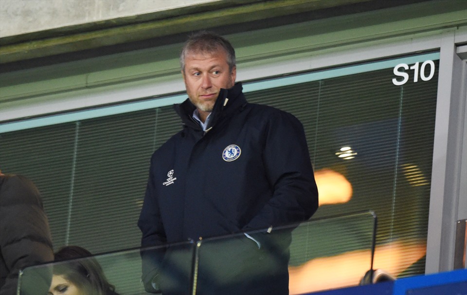 Abramovich chấp nhận mất trắng để Chelsea nhanh chóng trở lại bình yên, tránh những bất trắc xảy ra với câu lạc bộ. Ảnh: CFC