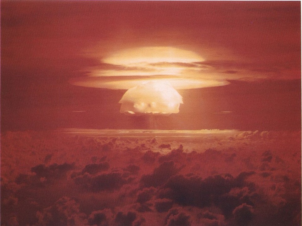 Vụ nổ bom hạt nhân Caslte Bravo. Ảnh: Wiki