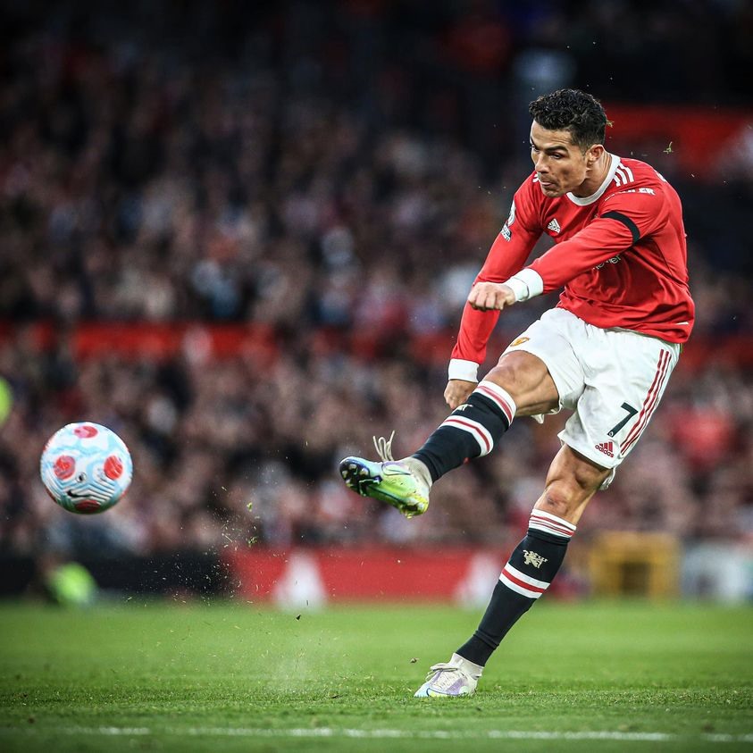 Cristiano Ronaldo trở thành bài toán phức tạp nhất với Manchester United