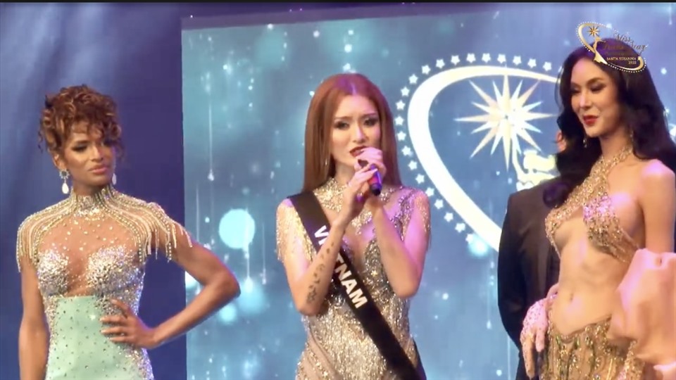 Đại diện Việt Nam tự tin trên sân khấu “Miss Trans Star International”.