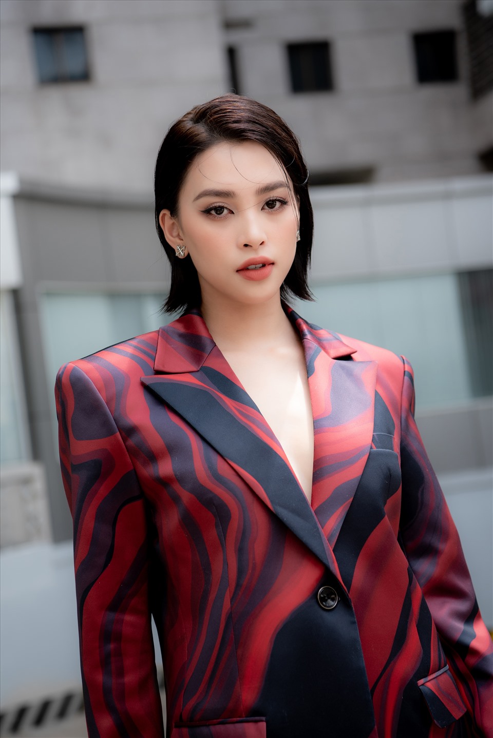 Xuất hiện tại buổi sơ khảo Miss World Việt Nam 2022, Hoa hậu Tiểu Vy lựa chọn bộ đồ cá tính. Mái tóc