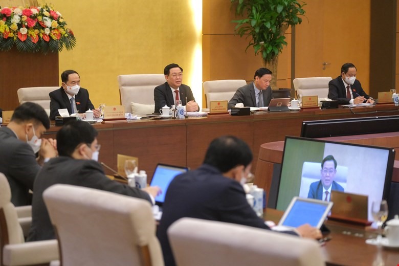 Chủ tịch Quốc hội Vương Đình Huệ phát biểu.