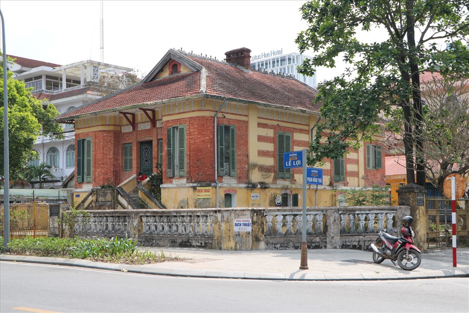 Đầu năm 2018, UBND tỉnh Thừa Thiên Huế ban hành quyết định công bố 27 công trình kiến trúc Pháp tiêu biểu trên địa bàn TP.