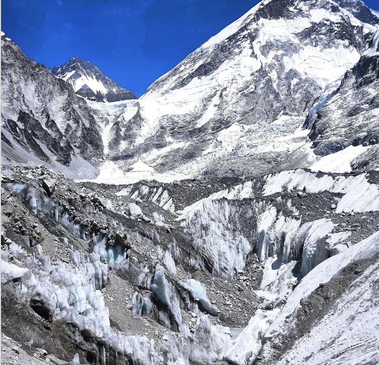 Núi Lhotse - Himalayas. Ảnh: The Travel