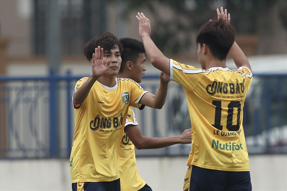 Sự xuất sắc của sao trẻ U23 Việt Nam Quốc Việt giúp U19 Học viện Nutifood dự vòng chung kết U19 Quốc gia 2022. Ảnh: Thông Nguyễn