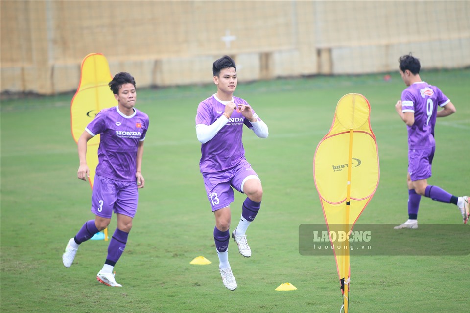 Nhìn chung, các cầu thủ đội tuyển Việt Nam có tinh thần tốt trong buổi tập đầu tiên của đội để chuẩn bị cho 2 trận đấu cuối cùng của vòng loại thứ 3 World Cúp 2022.