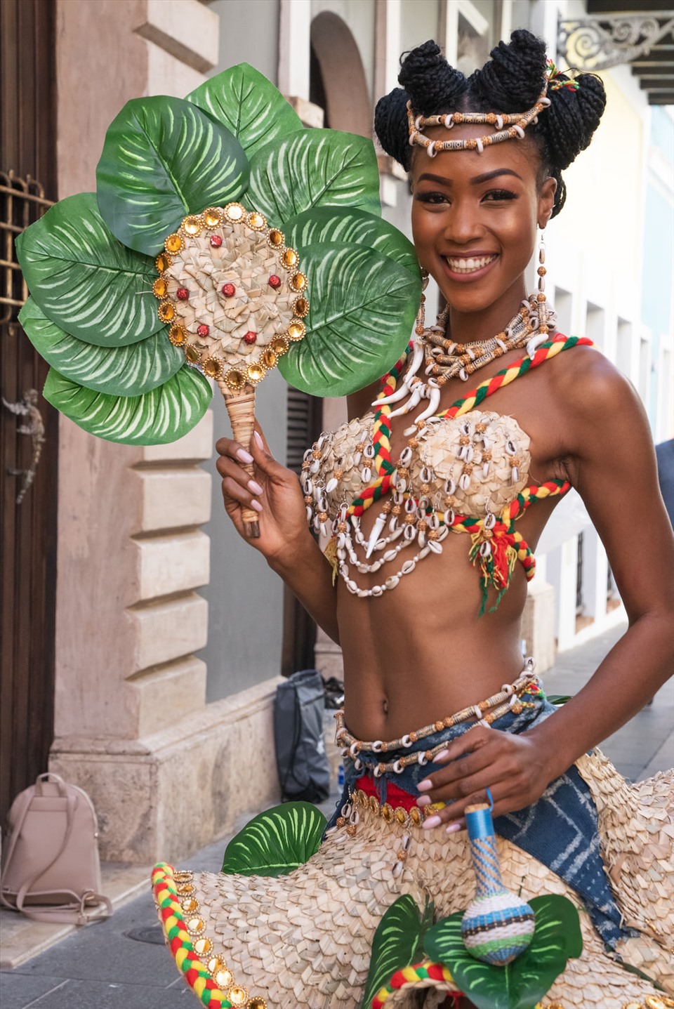 Người đẹp Cameroon được đánh giá có khả năng đăng quang Miss World 2021. Cô  đã đánh bại Hoa hậu Đỗ Thị Hà trong “Head to Head Challenge” để giành tấm vé vào top 30 chung cuộc. Đại diện Cameroon cũng là mỹ nhân về nhì phần thi “Top Model“. Ảnh: Miss World.