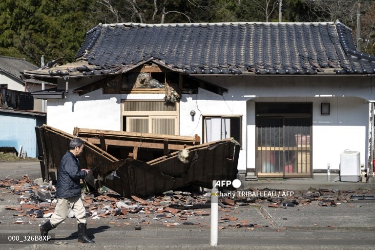 Trận động đất mạnh 7,3 độ richter diễn ra chỉ vài ngày sau khi người dân Nhật Bản kỷ niệm 11 năm thảm hoạ kép động đất kéo theo sóng thần năm 2011, dẫn tới sự cố hạt nhân Fukushima.
