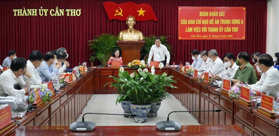 Quang cảnh buổi làm việc.