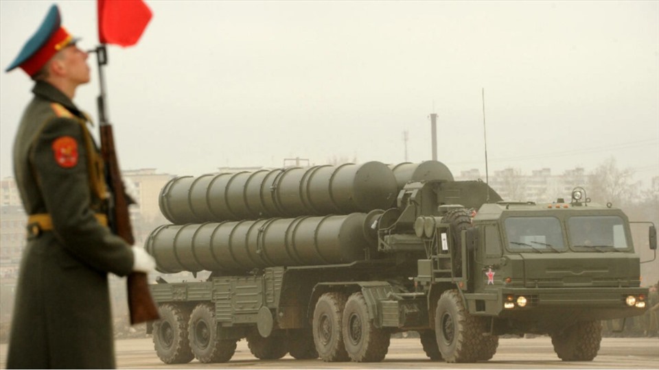 Tên lửa đất đối không S-300 PMU2 Favorit của Nga trong lễ duyệt binh Ngày Chiến thắng ở Alabino, ngoại ô Mátxcơva năm 2012. Ảnh: AFP