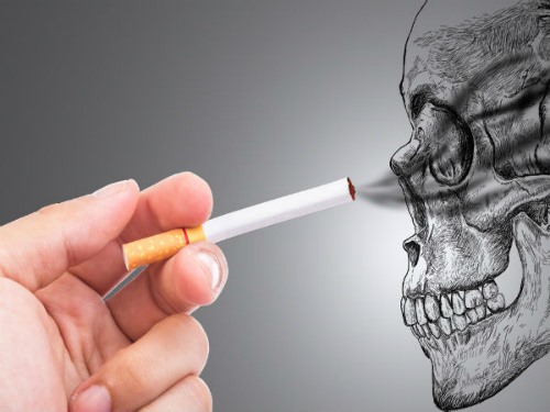 Các chuyên gia cho rằng loại bỏ khói đốt cháy từ thuốc lá điếu là giảm tác hại đáng kể với người hút lẫn người xung quanh.
