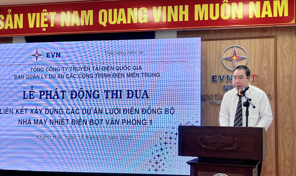 Ông Đỗ Đức Hùng - Chủ tịch Công đoàn Điện lực Việt Nam phát biểu tại lễ phát động. Ảnh: CĐCC