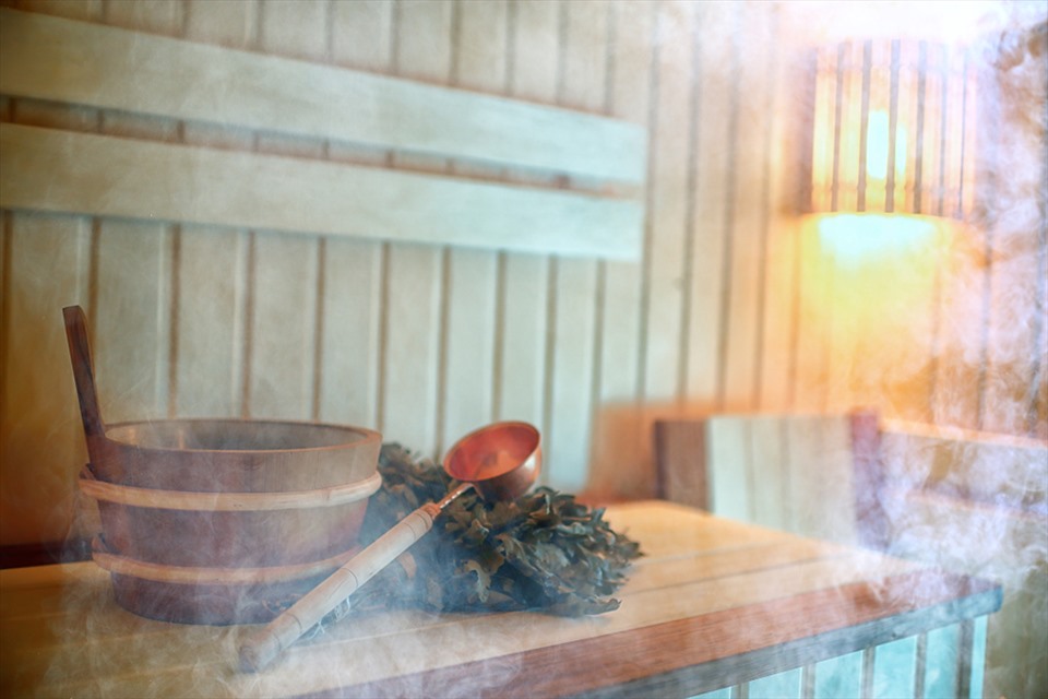 Người Phần Lan đã khai sinh ra sauna (phòng tắm hơi) để đối chọi với mùa đông dài và khắc nghiệt nơi đây. Ngày nay, tắm hơi là một phương pháp thư giãn và giải toả stress hiệu quả được áp dụng khắp nơi trên thế giới. Ảnh: