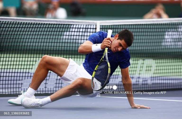 Nadal quá bản lĩnh và kinh nghiệm, trong khi Alcaraz có sức mạnh, sự bền bỉ nhưng còn thiếu chiến thuật. Ảnh: AFP
