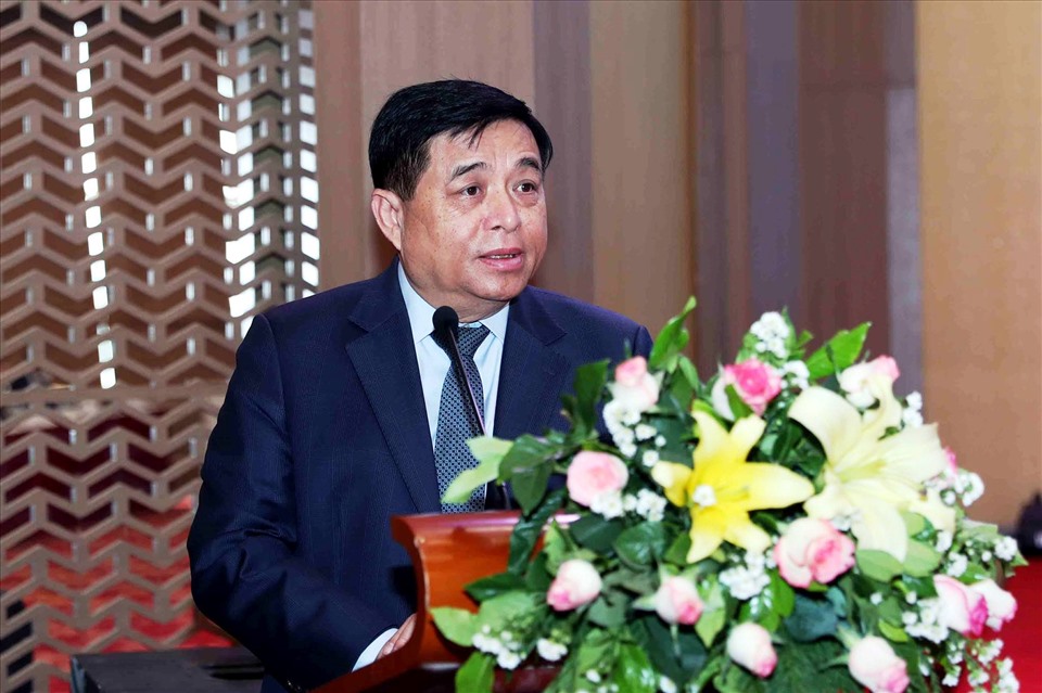 Bộ trưởng Nguyễn Chí Dũng phát biểu tại tọa đàm. Ảnh: T.Vân