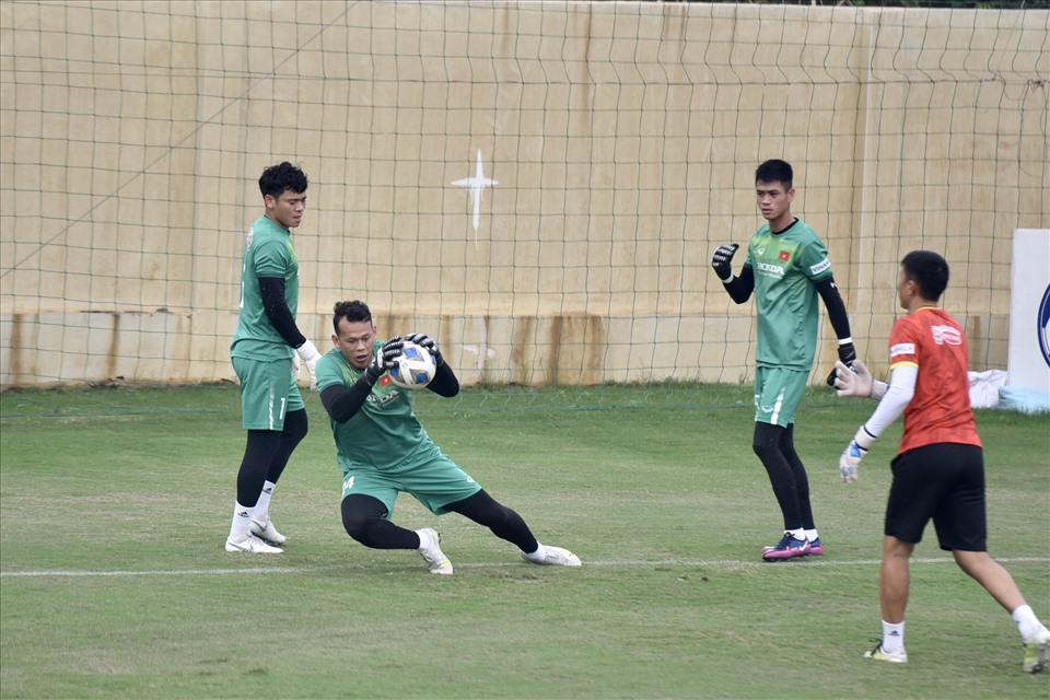 Thủ môn Tấn Trường lần thứ 2 được triệu tập lên tuyển Việt Nam sau khi 2 thủ môn khác mắc COVID-19.