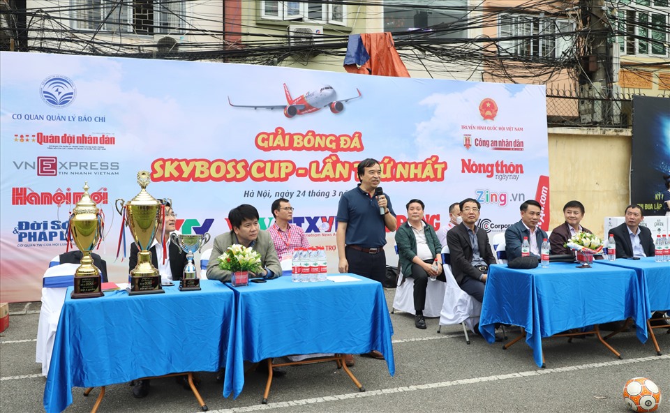 Ông Nguyễn Đức Thịnh - Phó Tổng giám đốc Vietjet Air phát biểu khai mạc giải. VJ