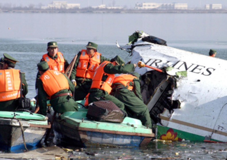 Vụ tai nạn của China Eastern Airlines năm 2004. Ảnh: China Daily