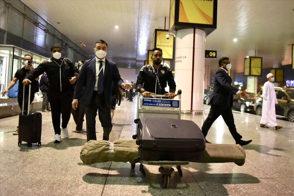 Hành lý của tuyển Oman sẽ được vận chuyển về khách sạn bằng xe tải do ban tổ chức sắp xếp.