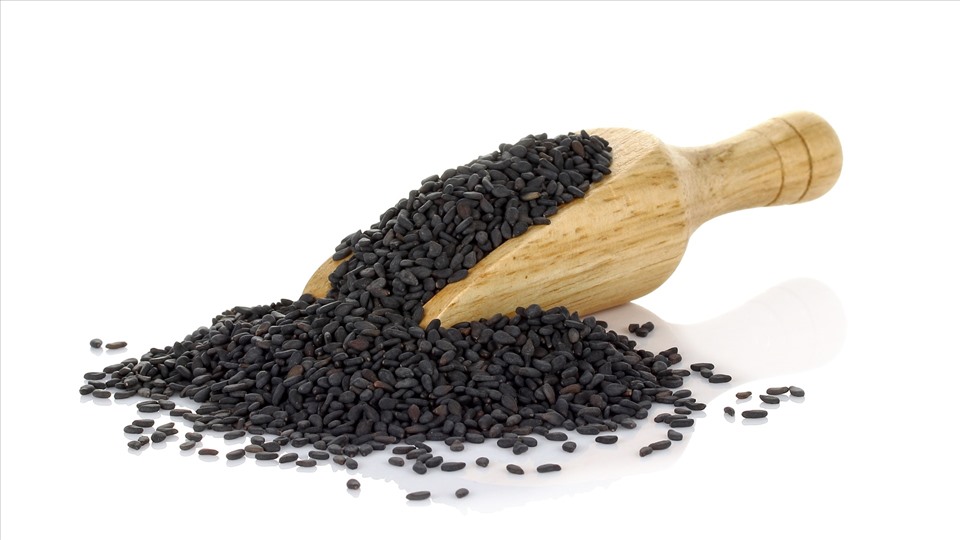 Mè đen là loại hạt có khả năng giữ màu đen của tóc khá lâu. Ảnh: Xinhua