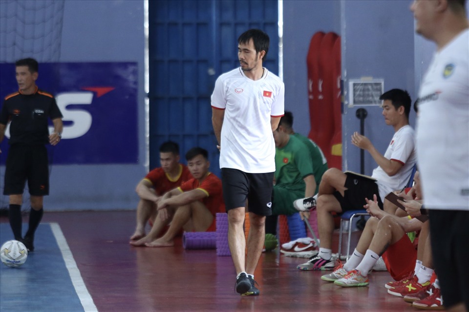 Theo kế hoạch, vào chiều mai (23.3), đội tuyển futsal Việt Nam sẽ lên đường sang Thái Lan dự giải Đông Nam Á. Tại đây, thầy trò ông Phạm Minh Giang sẽ có 3 trận giao hữu trước khi chính thức bước vào tranh tài tại giải đấu này.
