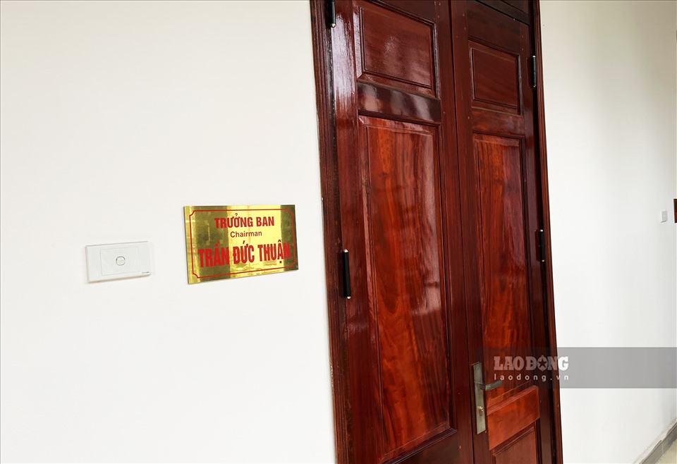 Cánh cửa phòng ông Trưởng Ban Quản lý các KCN tỉnh Tuyên Quang đóng chặt như muốn quay lưng với dư luận và Dự án Nhà máy luyện chì kẽm không biết sẽ còn “treo” đến khi nào.