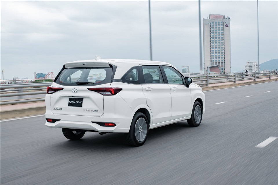 Toyota Avanza Premio 2022 dùng động cơ 1.5L có công suất 105 mã lực và mô-men xoắn 140 Nm, hộp số CVT hoặc số sàn 5 cấp, hệ dẫn động cầu trước. Trong đó hộp số CVT là một bước cải tiến lớn khi có mức tiêu thụ nhiên liệu trung bình chỉ 5,4 lít/100 km.