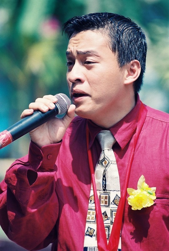 Thập niên 90 chứng kiến sự tỏa sáng của hàng loạt ca sĩ tài năng với những phong cách khác nhau như Lam Trường, Đan Trường, Quang Linh, Thu Phương...