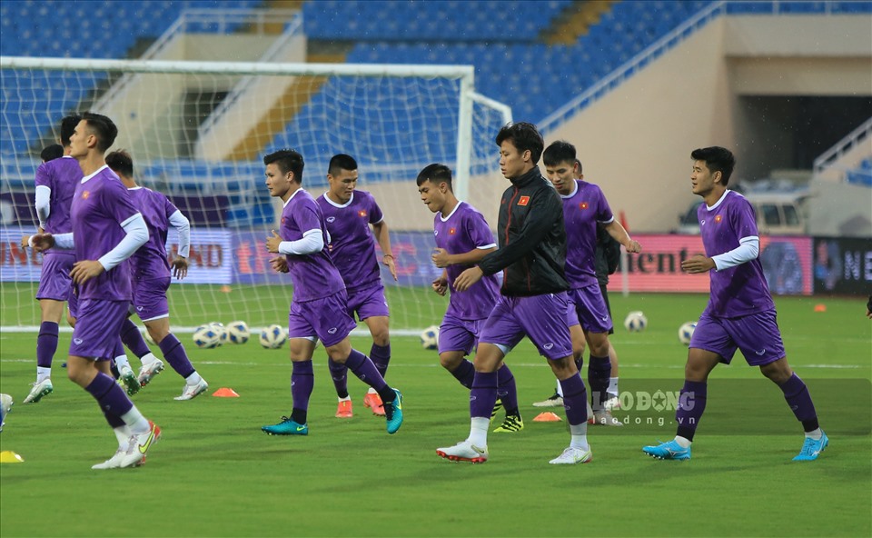 Cầu thủ người Đông Anh (Hà Nội) thể hiến sự chuyên nghiệp, hoàn thành các bài tập của ban huấn luyện đưa ra. Quang Hải chính là cầu thủ quan trọng trong đội hình của huấn luyện viên Park Hang-seo.