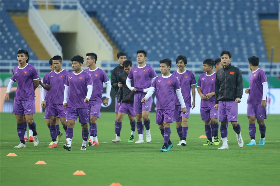 Chiều 23.3, đội tuyển Việt Nam có buổi tập tại sận Mỹ Đình. Đây là buổi tập làm quen sân chính thức của đội trước ngày đối đầu tuyển Oman tại vòng loại World Cup 2022 khu vực Châu Á.