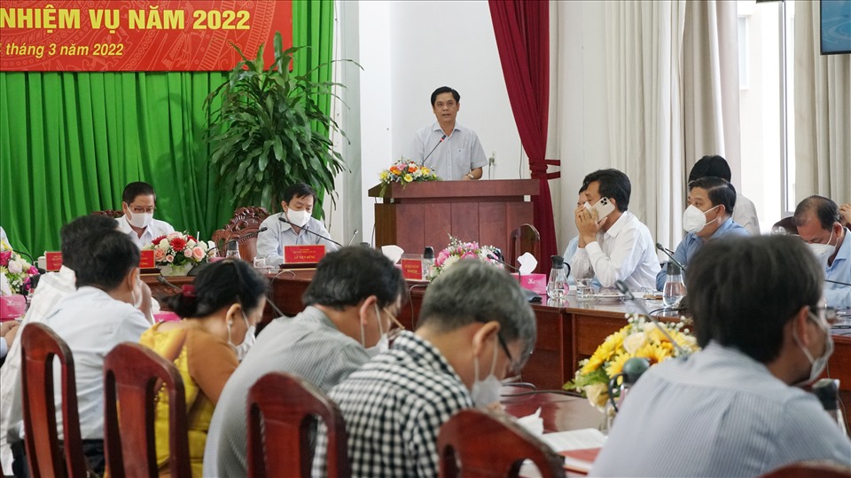 Ông Nguyễn Trường Thọ - Chủ tịch UBND huyện Cờ Đỏ phát biểu tại Hội nghị tổng kết công tác đảm bảo trật tự ATGT năm 2021 và phương hướng nhiệm vụ năm 2022 của Ban ATGT Cần Thơ.