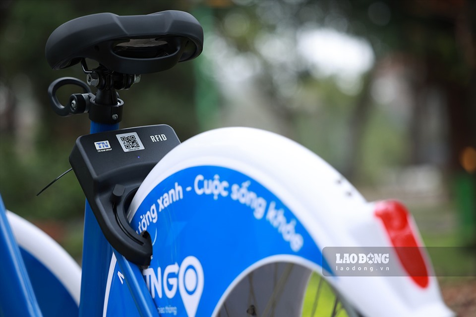 Xe đạp được lắp khoá chống trộm, muốn mở khoá người sử dụng phần mềm quét mã QR.