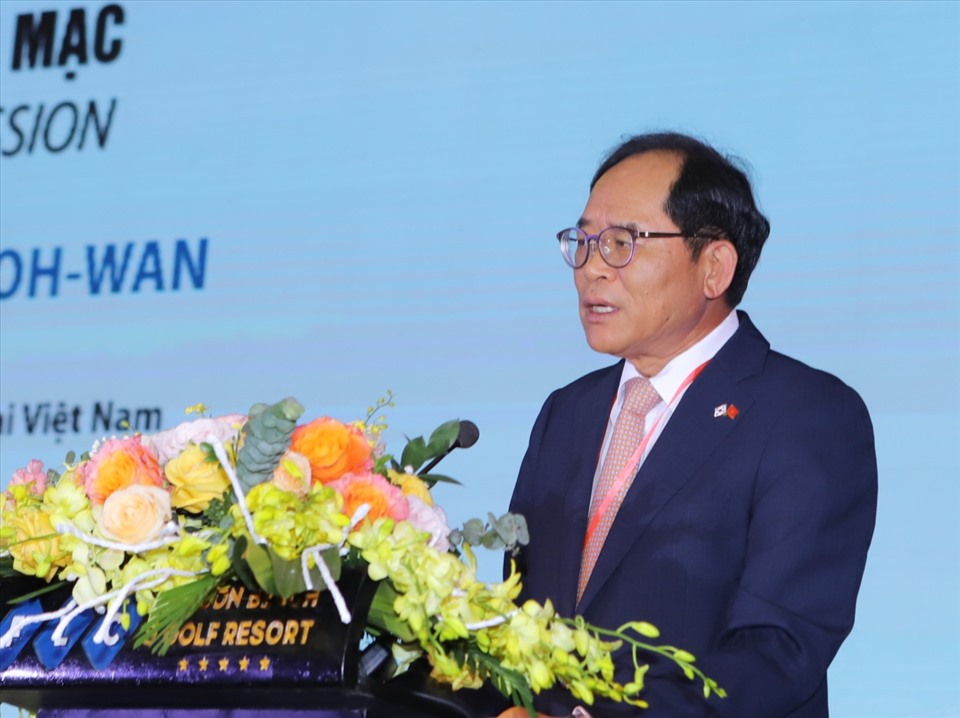 Ông Park Noh-wan - Đại sứ Hàn Quốc tại Việt Nam phát biểu tại hội nghị. Ảnh: M.H