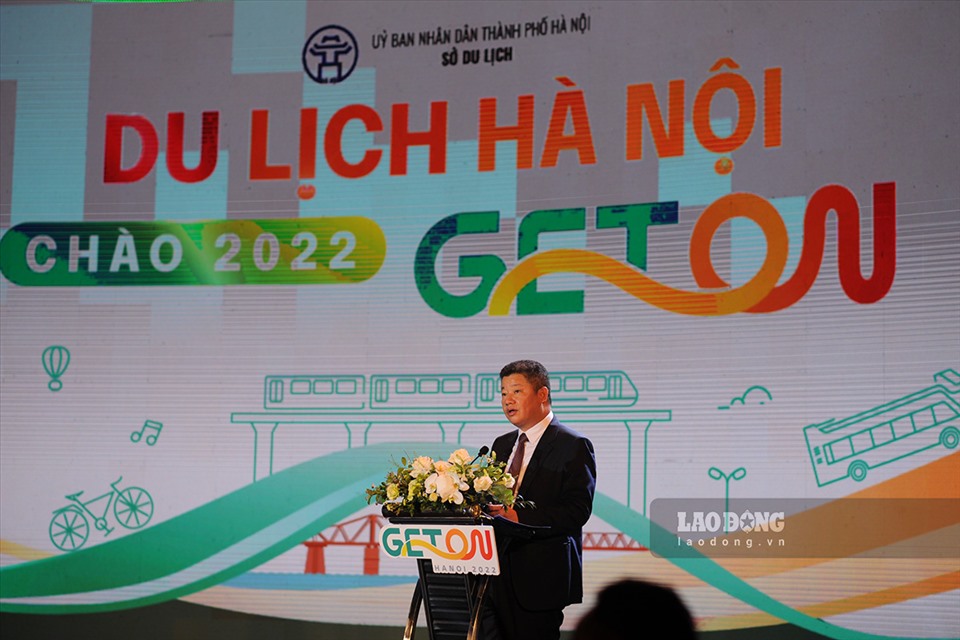 Chương trình “Du lịch Hà Nội chào 2022” với chủ đề “Get on Hanoi 2022” diễn ra trong 3 ngày từ ngày 25.3.2022 đến ngày 27.3.2022, là cơ hội tiếp tục giới thiệu, quảng bá hình ảnh du lịch Thủ đô Hà Nội là điểm đến “An toàn – Thân thiện – Chất lượng – Hấp dẫn”, “Hà Nội -  Đến để yêu”.