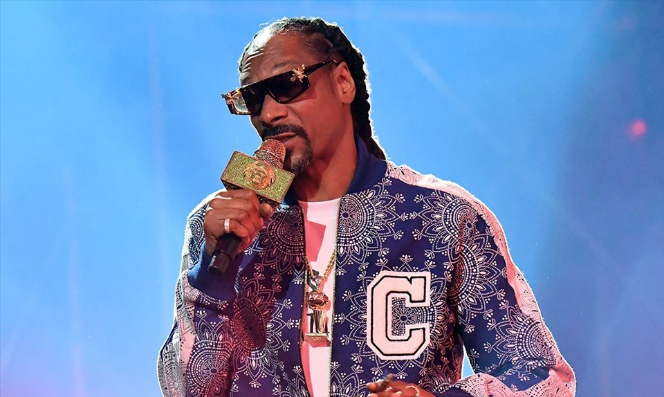 Snoop Dogg úp mở chuyện hợp tác cùng BTS